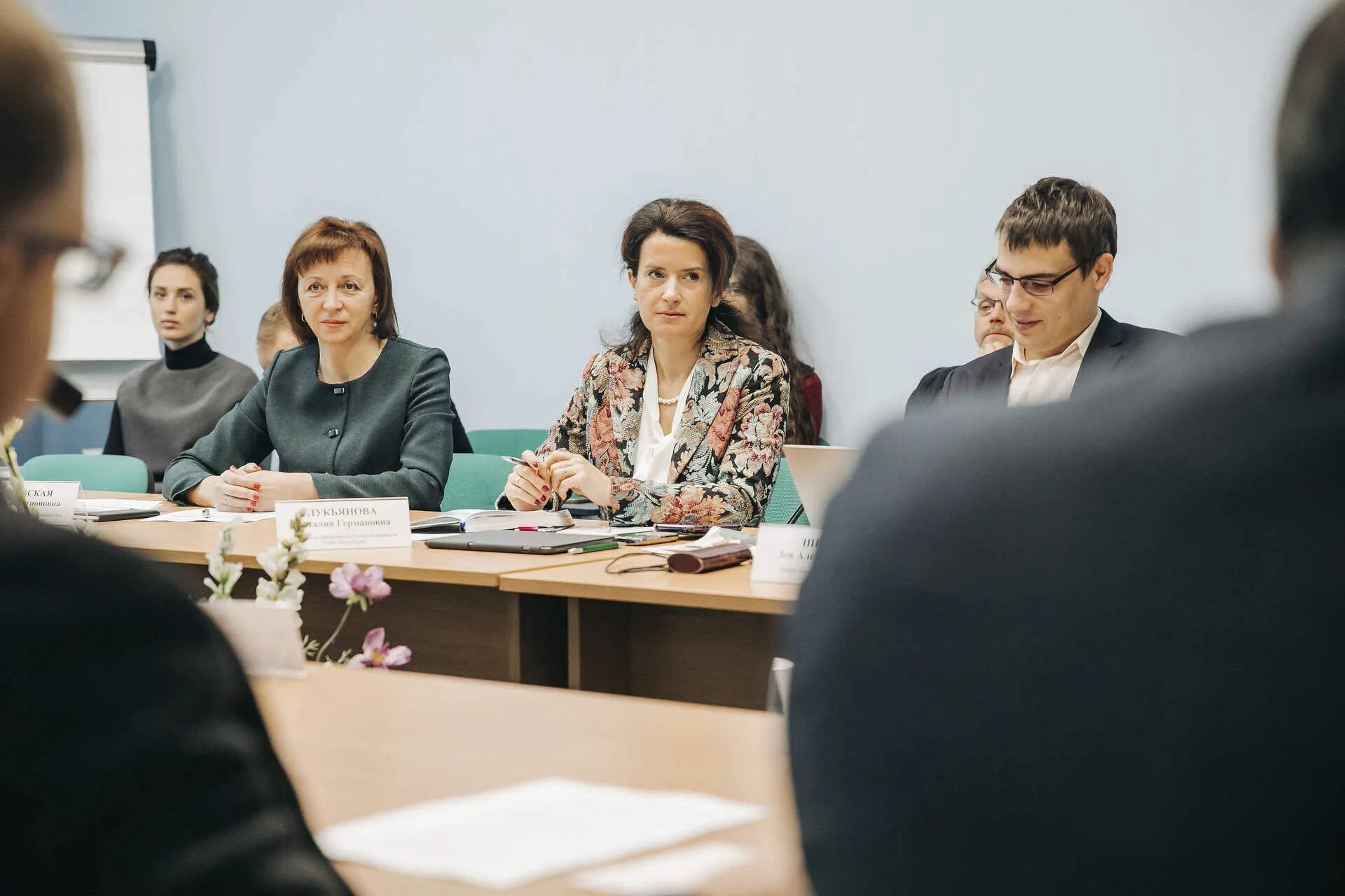 Промышленность дагестана. Комитет по бюджету и налогам. Комитет финансов города челябинска. Организационная структура комитета по финансам. Комитет финансов.