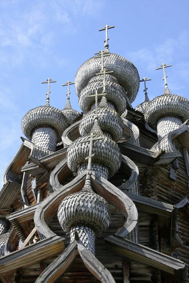 Кижи сколько куполов. Кижи церковь преображения господня. церковь преображения господня на острове кижи. преображенская церковь в кижах.