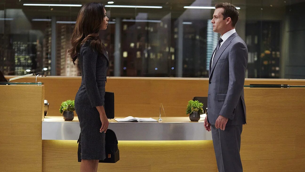 Форс мажоры сюжет. Форс мажоры suits. харви спектр форс мажоры.