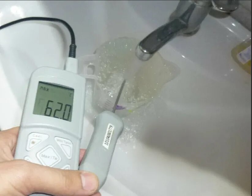 правила измерения температуры в помещении. замер температуры в квартире. измеритель тепла на батарею. прибор для измерения тепла в батареях. как правильно замерить температуру в помещении.