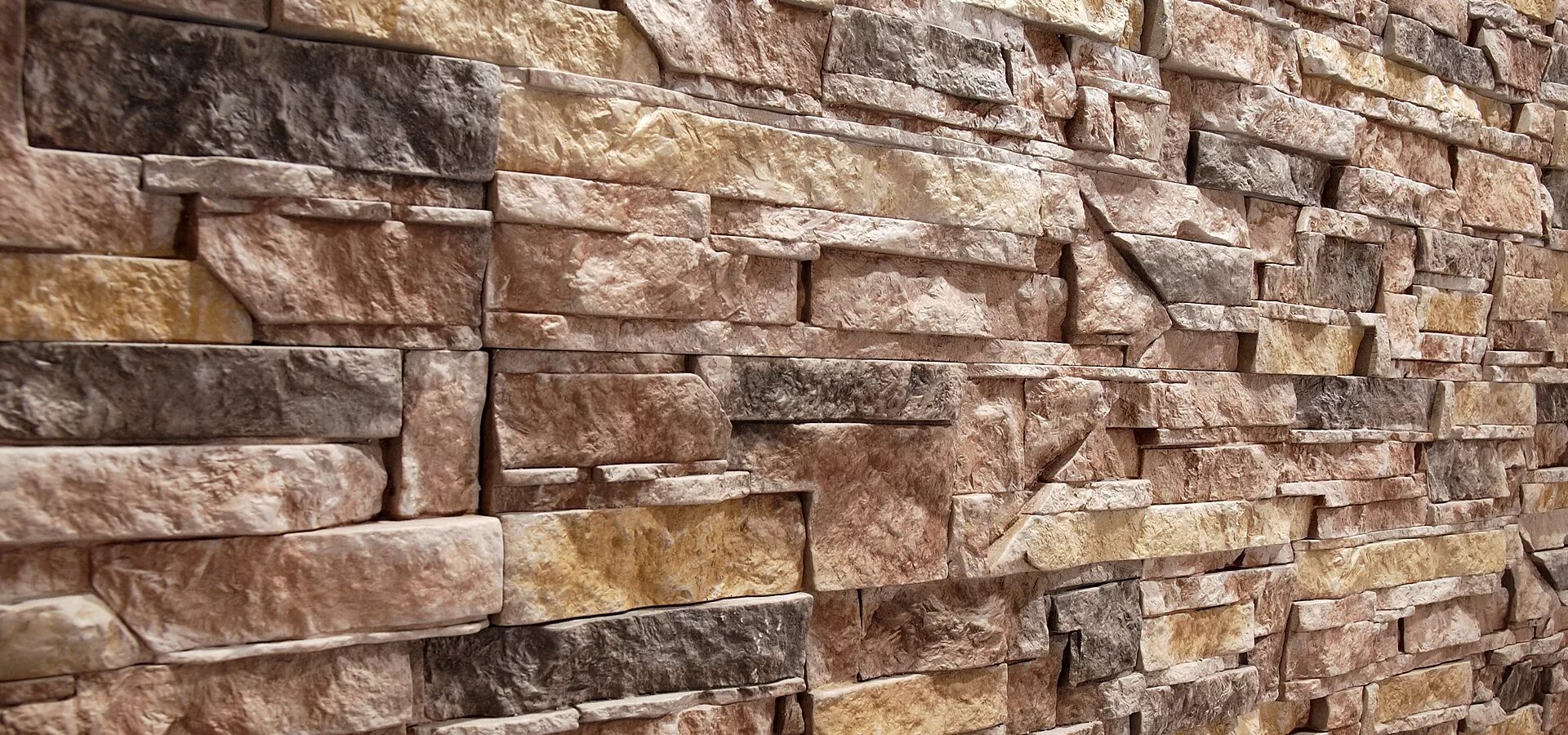 Природный камень "малахит". Камень искусственный декоративный. Отделка природным камнем фасада. Отделочный натуральный камень. Пластушка на цоколь камень.