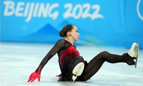 На соревнованиях по фигурному катанию каждый элемент