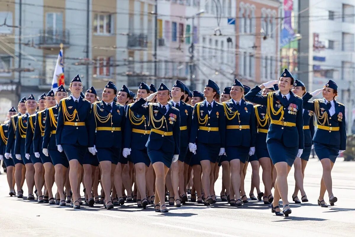 Во сколько начинается парад в калининграде. Парад в калининграде. парад победы калининград. парад победы моряки. калининград парад 9 мая 2025.