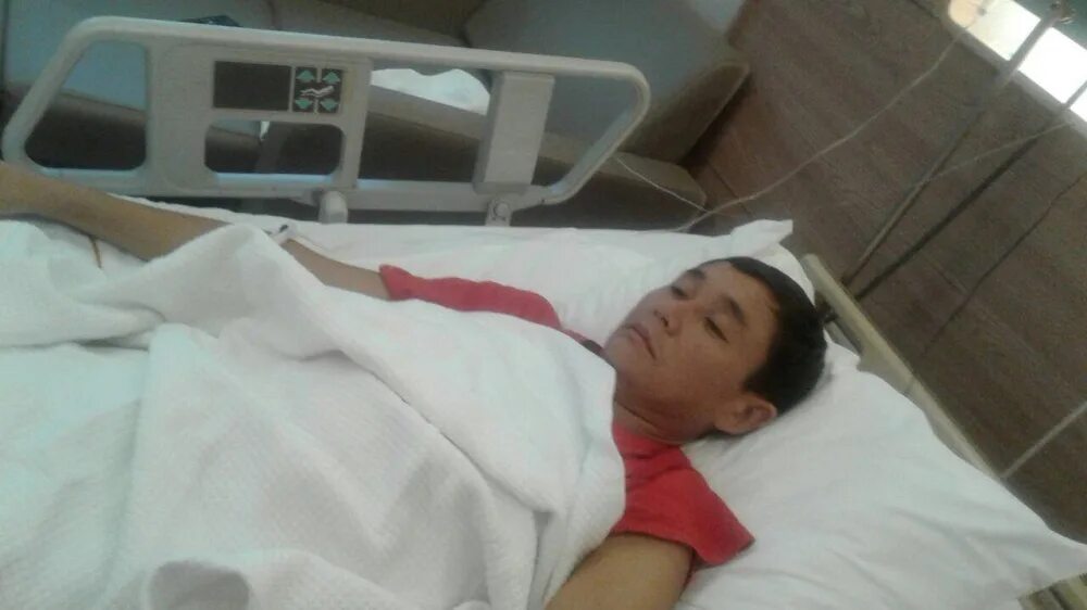 Таджик Киргиз раненные в больнице. Азиз Мурадилаев. Азиз Мурадиллаев в больнице. Реанимация Кыргызстан пациенты.