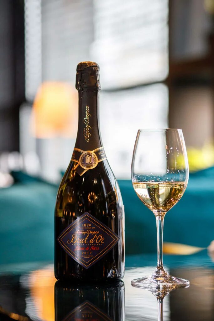 Удельное ведомство абрау дюрсо классическое брют. Блан де нуар шампанское абрау. Абрау дюрсо blanc de noirs. Абрау дюрсо дор блан де нуар. Абрау-дюрсо блан де блан.