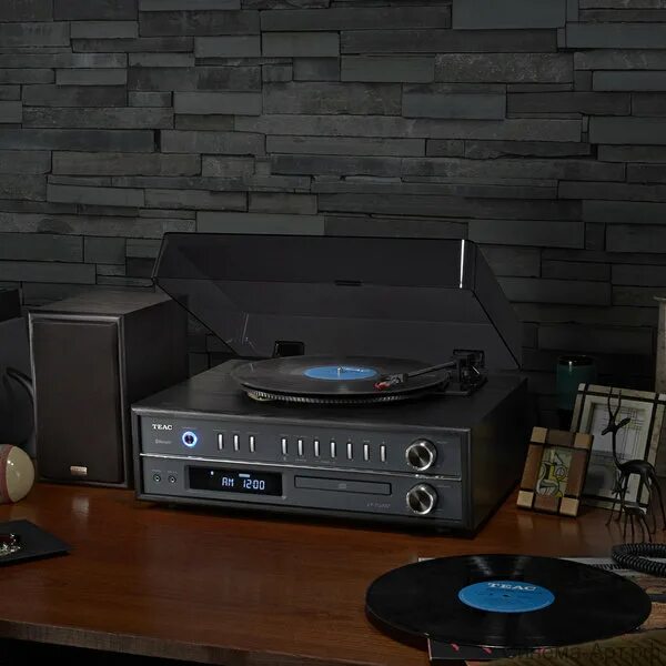 Teac LP-p1000. Teac LP-p1000 Black. Проигрыватель виниловых пластинок Teac. Проигрыватель виниловых пластинок Teac 90-х.