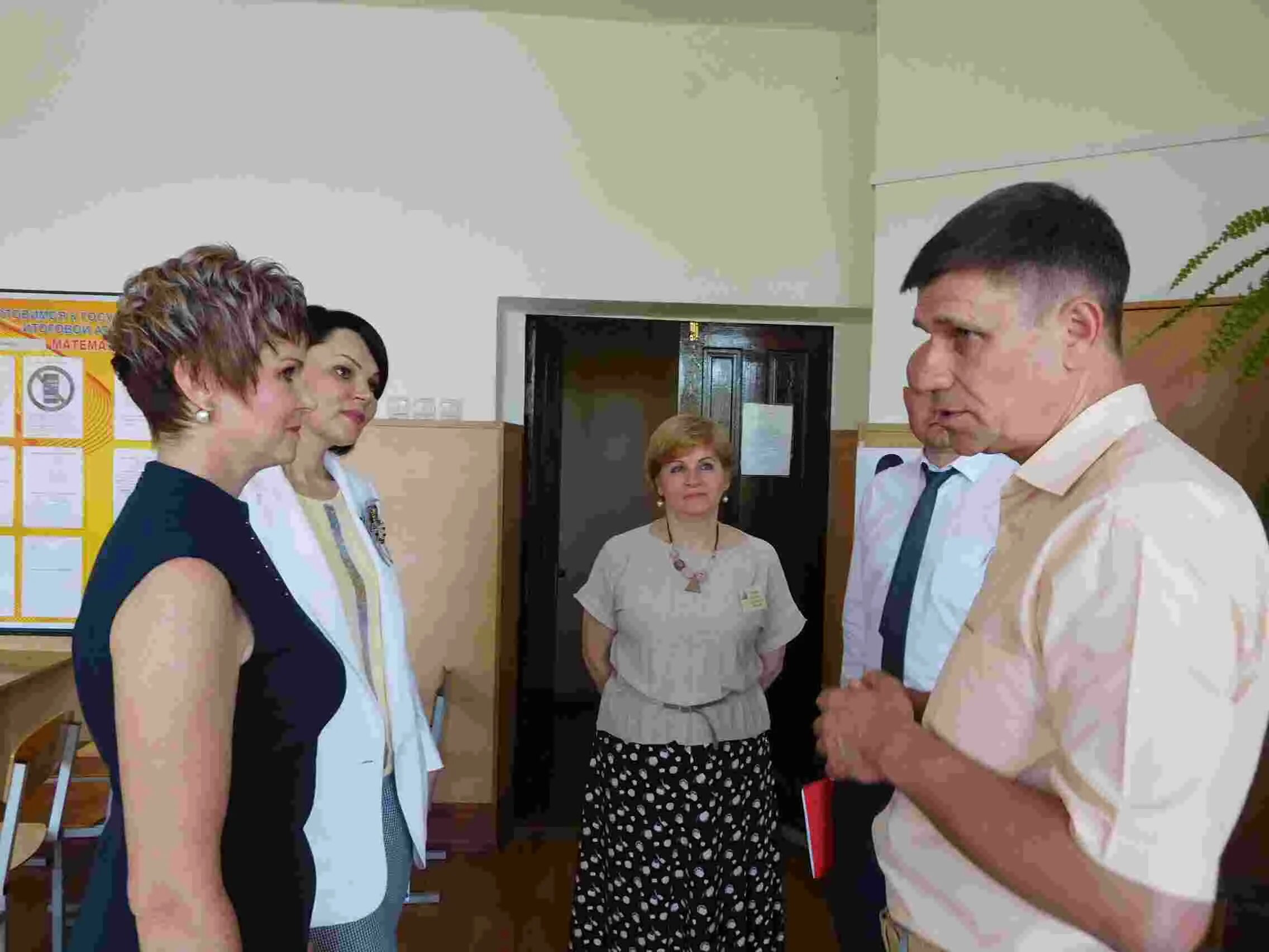 Лицей 1 славянск на кубани. Славянск на кубани школа 1. Школа лицей номер один смоленск фотография школы. Славянск на кубани ул троицкая 17. Лицей 1 славянск-на-кубани биология.