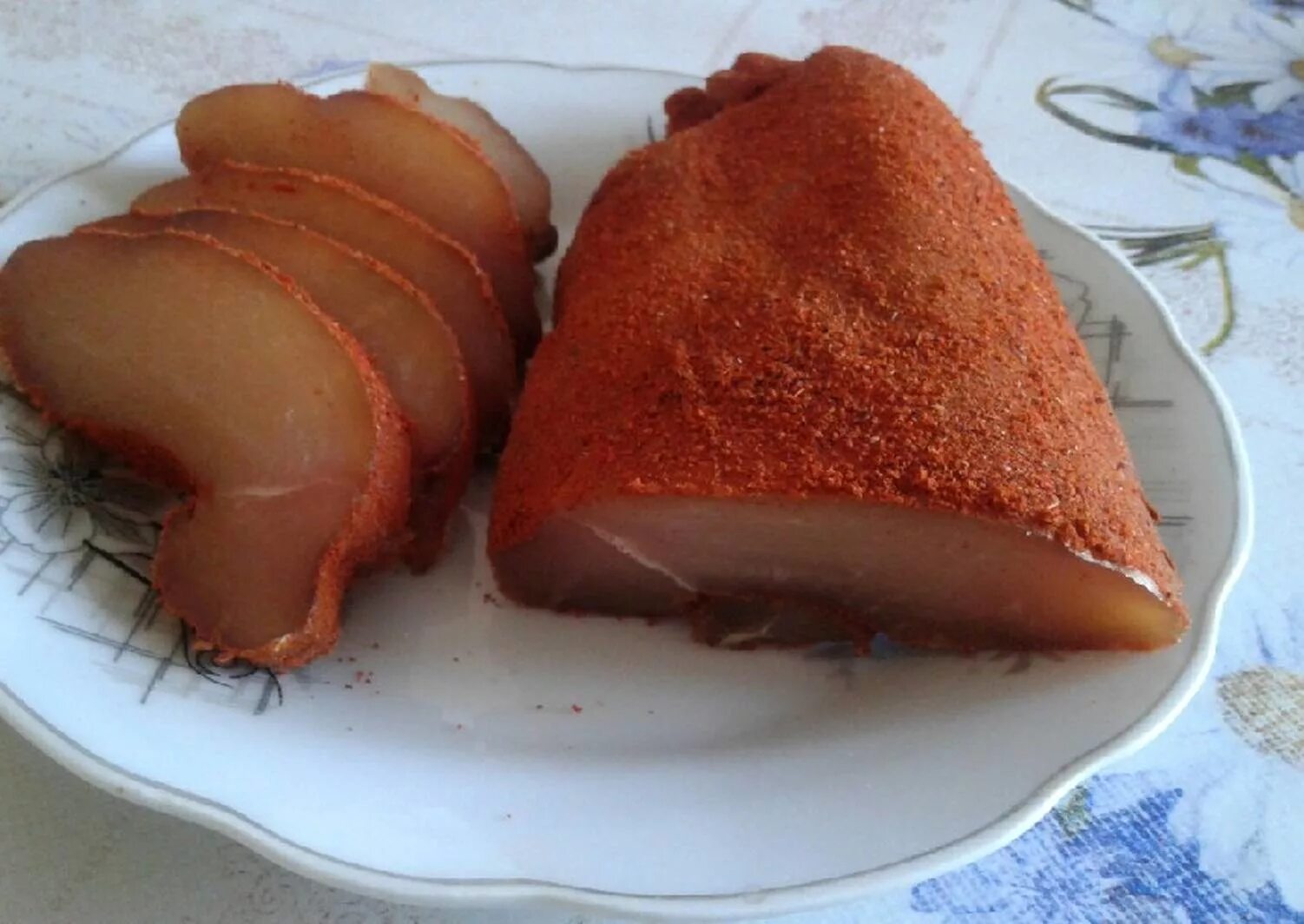 карпаччо и пастрома. бастурма куриная. бастурма из говядины. бастурма филе курицы.