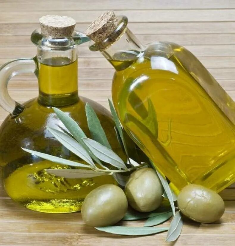 Оливковое масло белок. Оливковое масло. Оливковая масло в лечебных. Оливковое масло полезное. Лечебные оливки масла.