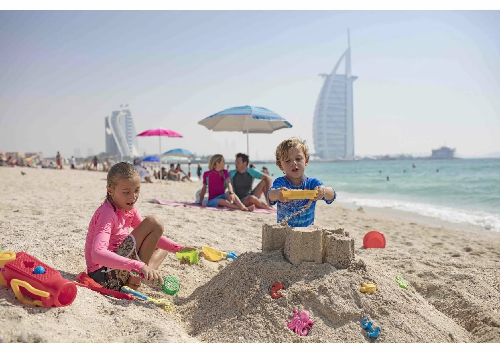 Ребенку перед поездкой на море. Кайт Бич Дубай. Пляж кайт Бич Дубай. Пляж Kite Beach в Дубае. Дубай дети.