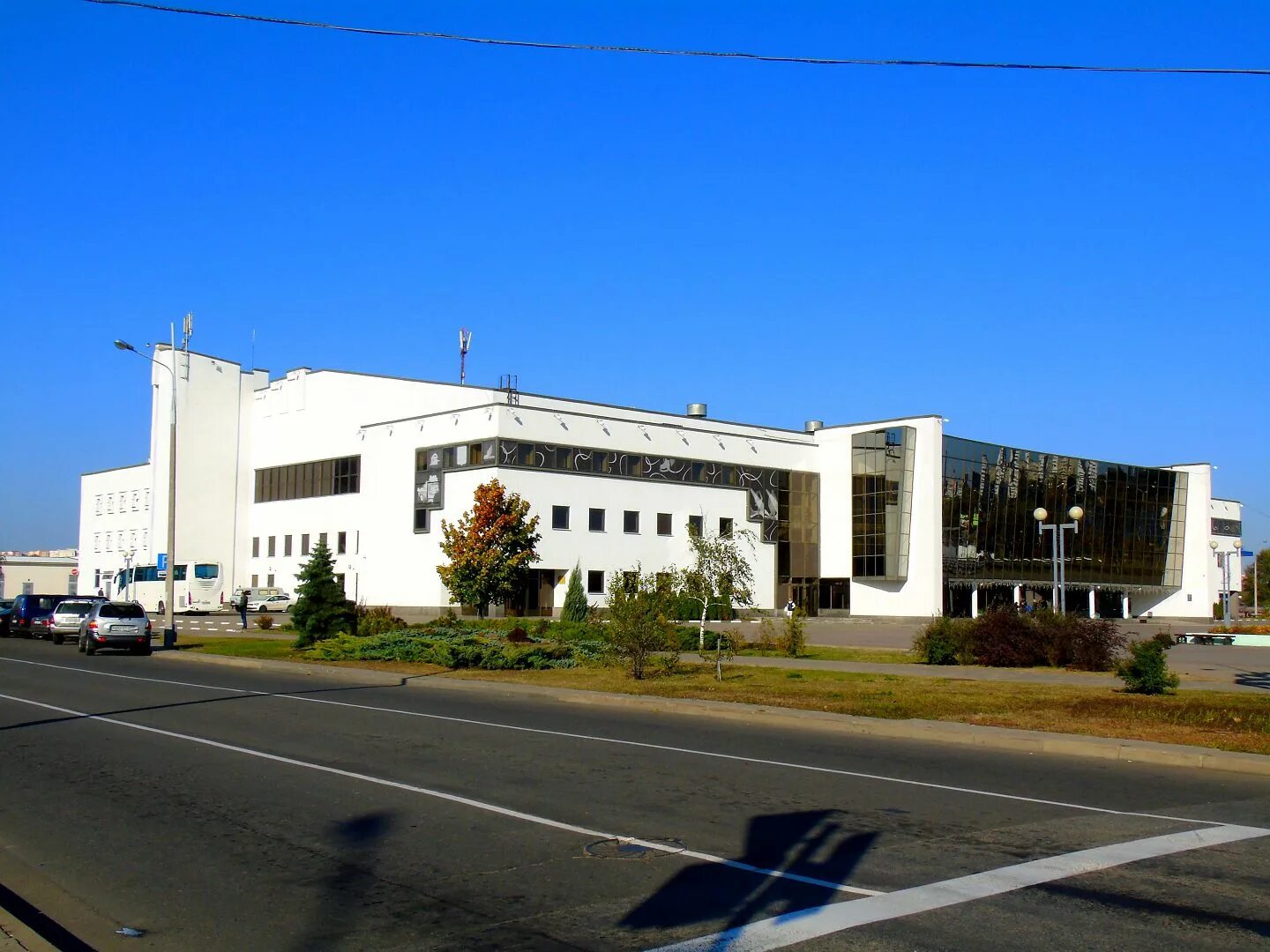 Ледовый в гомеле фото. Ледовый дворец гомель. Дворец спорта город жлобин. Ледовый в гомеле фото. Ледовый дворец волотова гомель.