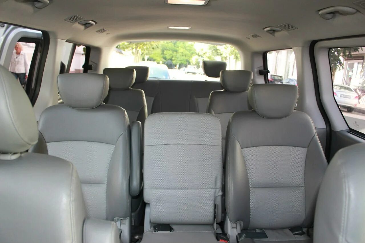 Микроавтобус 11 мест. Hyundai grand starex (10). hyundai starex 10 мест. hyundai grand starex 12 мест. hyundai grand starex 11 мест.