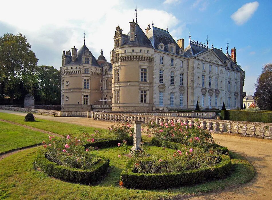 Ле ман достопримечательности. Усадьба во ле виконт франция. Фиалка пик богема. Дворец во-ле-виконт франция. Фиалка пт чаровница.