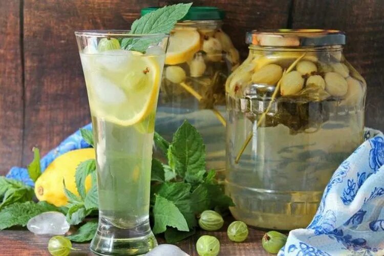 Компот на зиму мохито с лимоном. Компот крыжовник мята лимон. компот из крыжовника мохито. мохито с крыжовником. компот мохито на зиму с мятой и лимоном.
