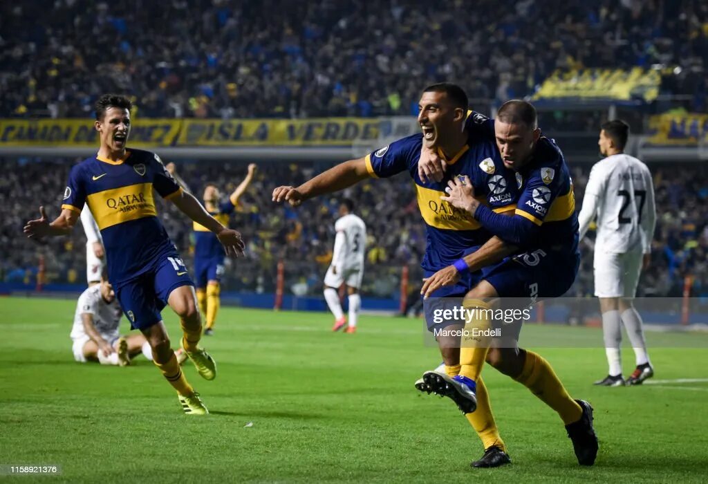 Club atletico boca juniors. Сальвио футболист. Фк аргентинос хуниорс. Бока хуниорс 2001. Хуниор алонсо футболист.