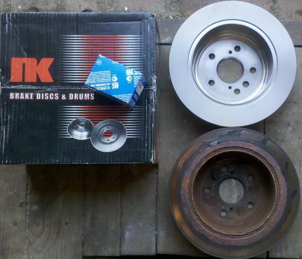 Диски тормозные тойота рав 4. Тормозные диски рав 4 2017 японские. Тойота рав 4 задние тормоза. Тойота рав 4 задние тормоза. Тойота рав 4 задние тормоза.