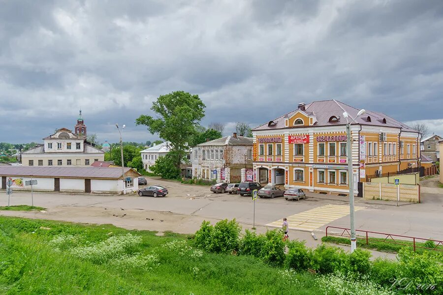 Юрьев польский 1 мая. Юрьев-польский. Юрьев польский центр. Юрьев польский Владимирская улица. Юрьев-польский центр города.