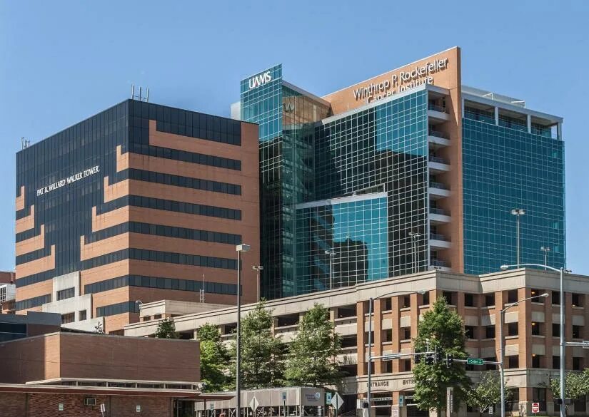 Институт. Медицинское образование в сша. Медицинский университет в америке. Студенты медики. Медицинское образование в великобритании.