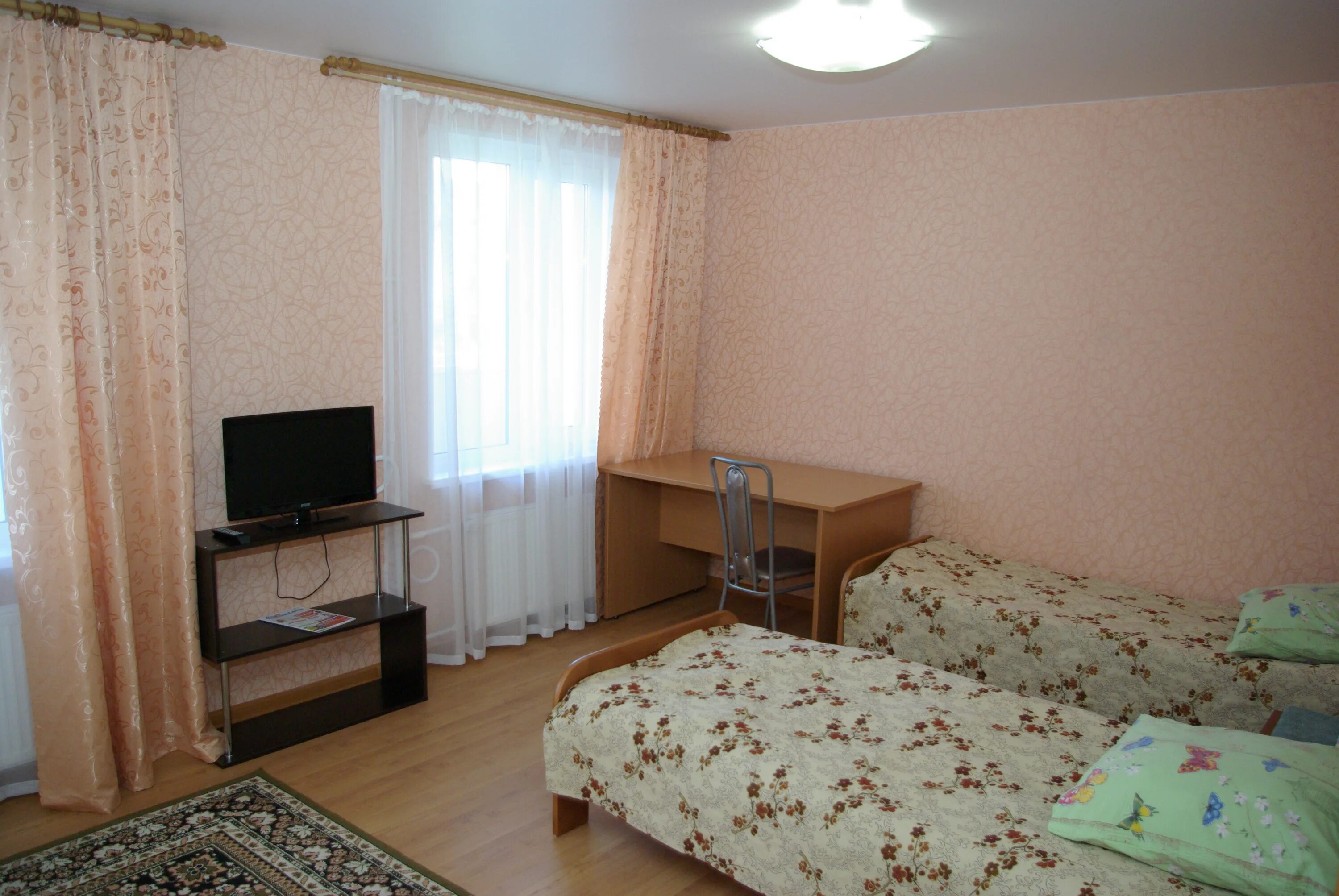 гостиница вешняки можга снаружи. двухкомнатный сюит амра абхазия фото. можга вешняковский 7. гостиница вешняки можга. гостинеица модга велняковский мирк.