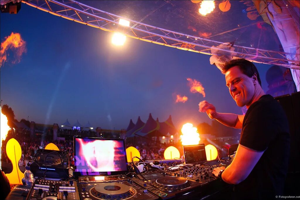 Глобал диджей. Шульц диджей. markus schulz, lovlee. маркус шульц фотограф. музыка диджей маркус.