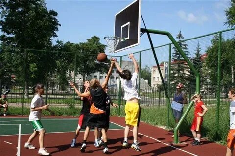 Баскетбольные игры на улице