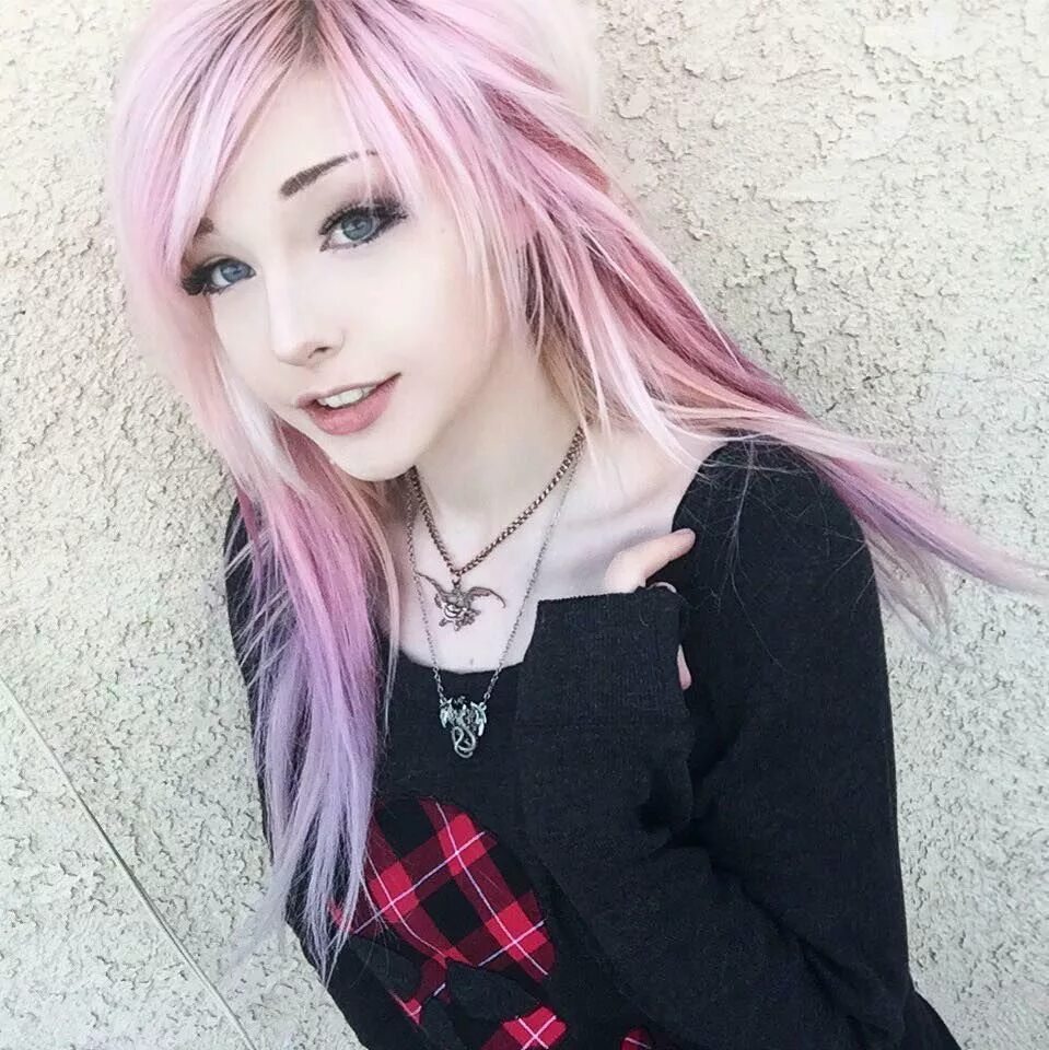 Черно розовые девушки. Nicole eevee davis emo. эмо субкультура 2007. эмо девушки. красивые эмо девочки.