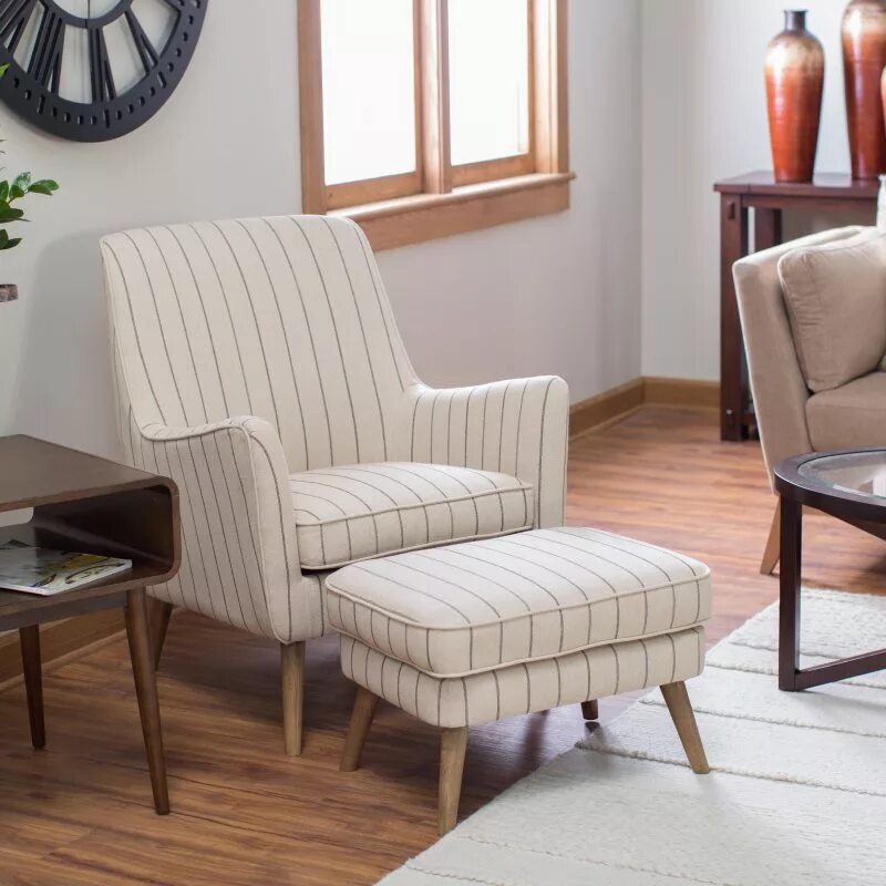 Фото стулья гостиной. Кресло в гостиную. Современные кресла для гостиной. Кресла и столик в гостиную. Небольшие кресла для гостиной.