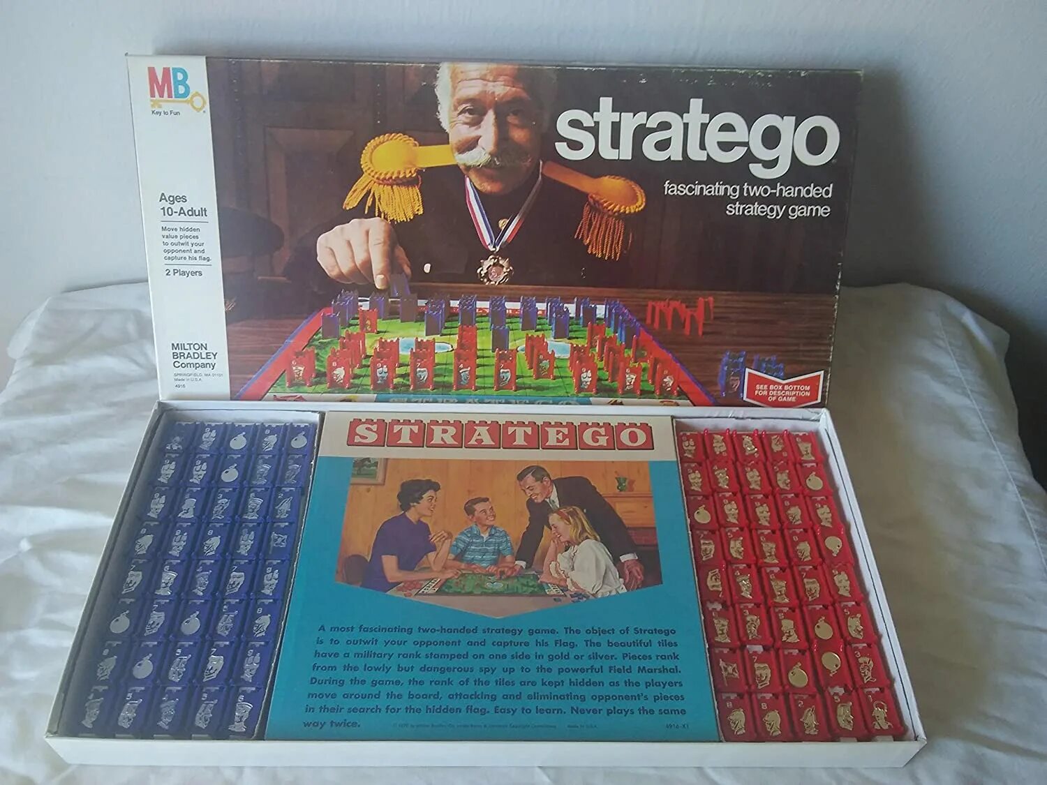 Стратего. Stratego настольная игра. Современное искусство настольная игра. Поле для Стратего. Настольная игра стратего