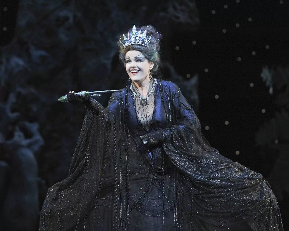 Опера волшебная флейта ария. Царица ночи моцарт волшебная флейта. Царица ночи моцарт волшебная флейта. Ария царицы ночи из оперы волшебная флейта моцарта. Ария из оперы волшебная флейта моцарт.