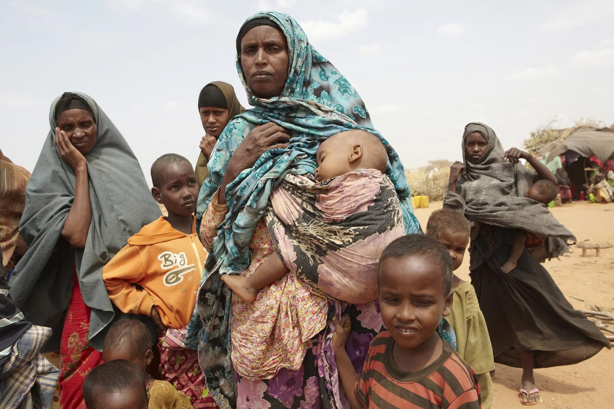 почему в африке много стран. южный судан население 2021. голодающие люди и дети африки. жители африки. контурная карта африка страны и государства.