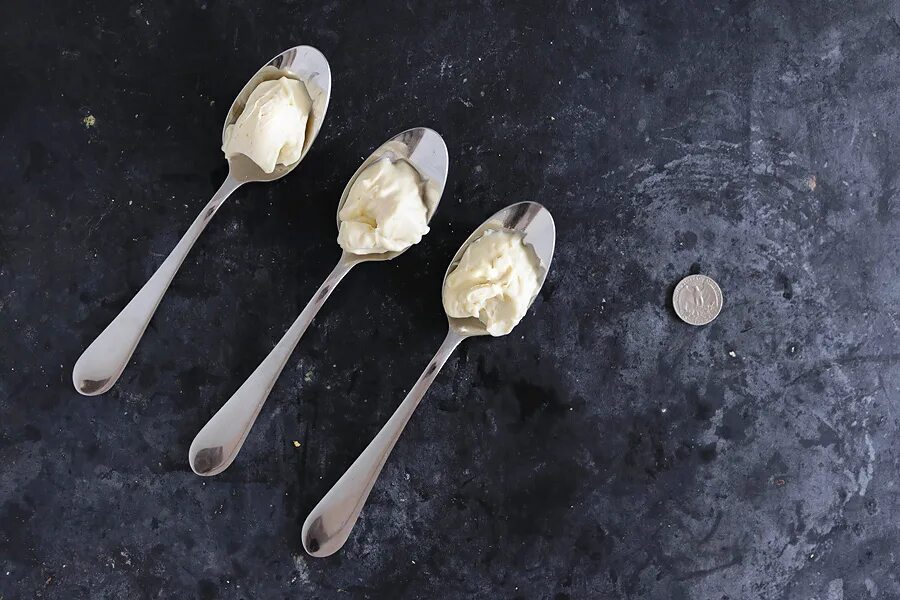 Как выглядит 30 грамм. 100 грамм орехов кешью. Миндаль 30 гр. 30 грамм. 20 грамм миндаля.