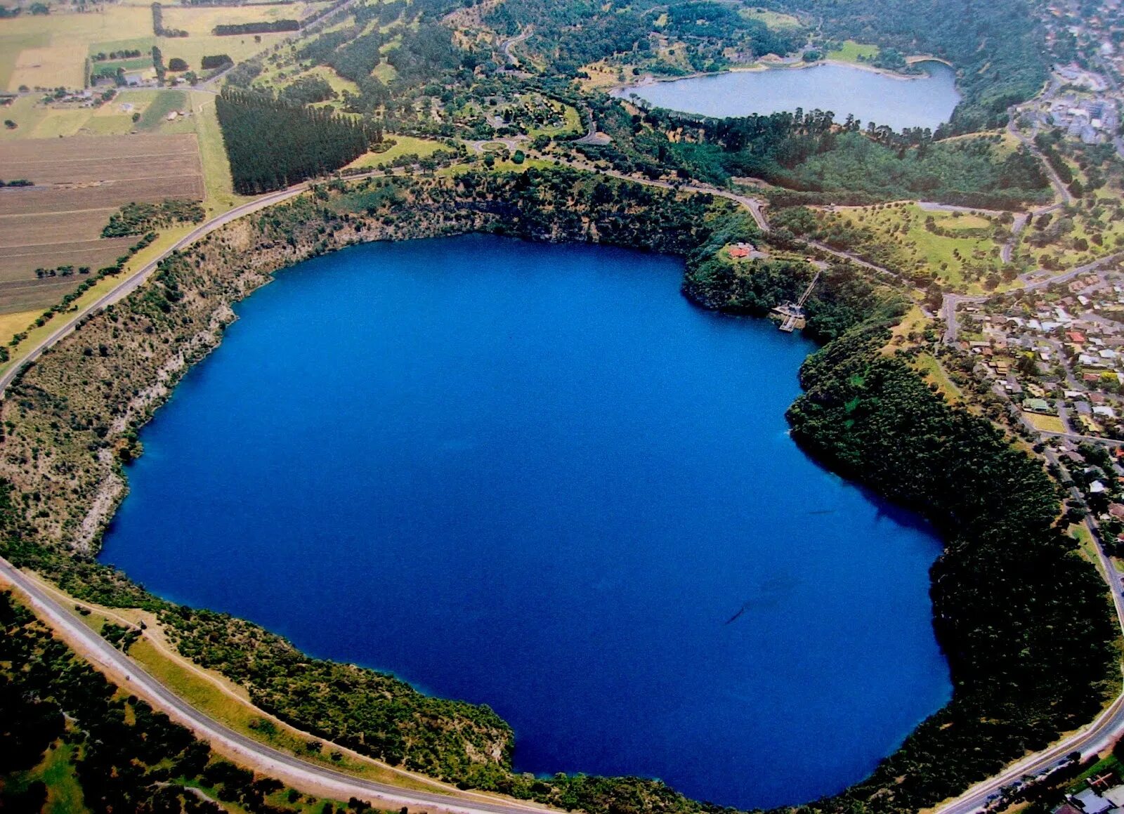 Блу-Лейк (озеро, Южная Австралия). Голубое озеро Австралия. Ротомайревенуа озеро. Озера южной австралии