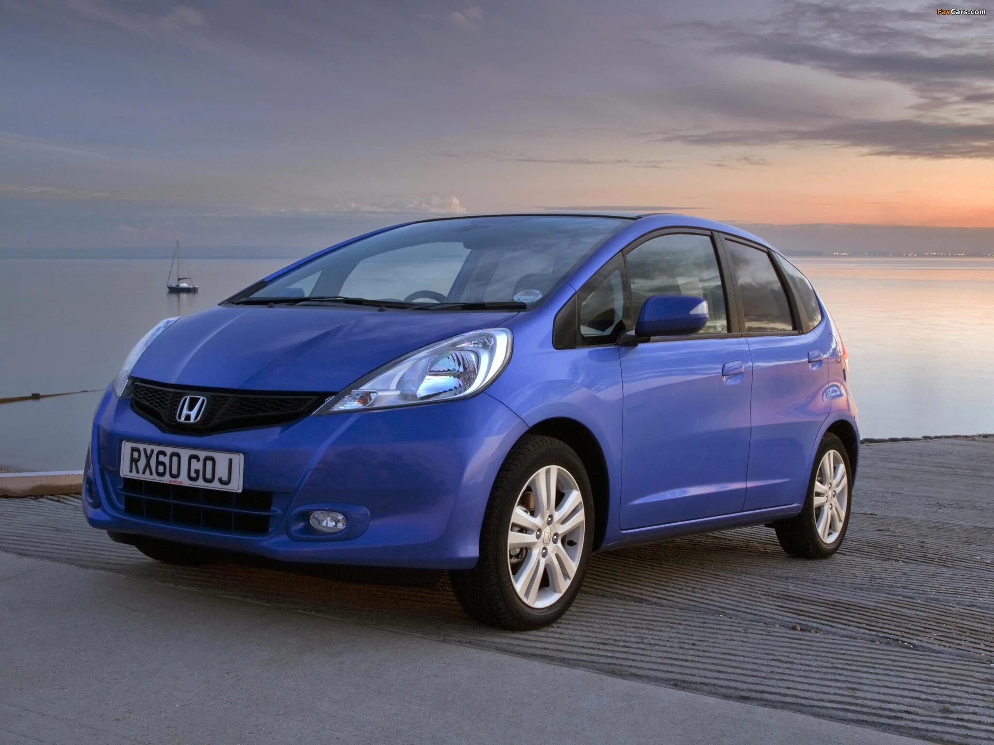 Honda Jazz 2011. Хонда джаз хэтчбек 2008-2012. Honda Jazz 2009. Honda Jazz 2010. Купить машину хонда фит