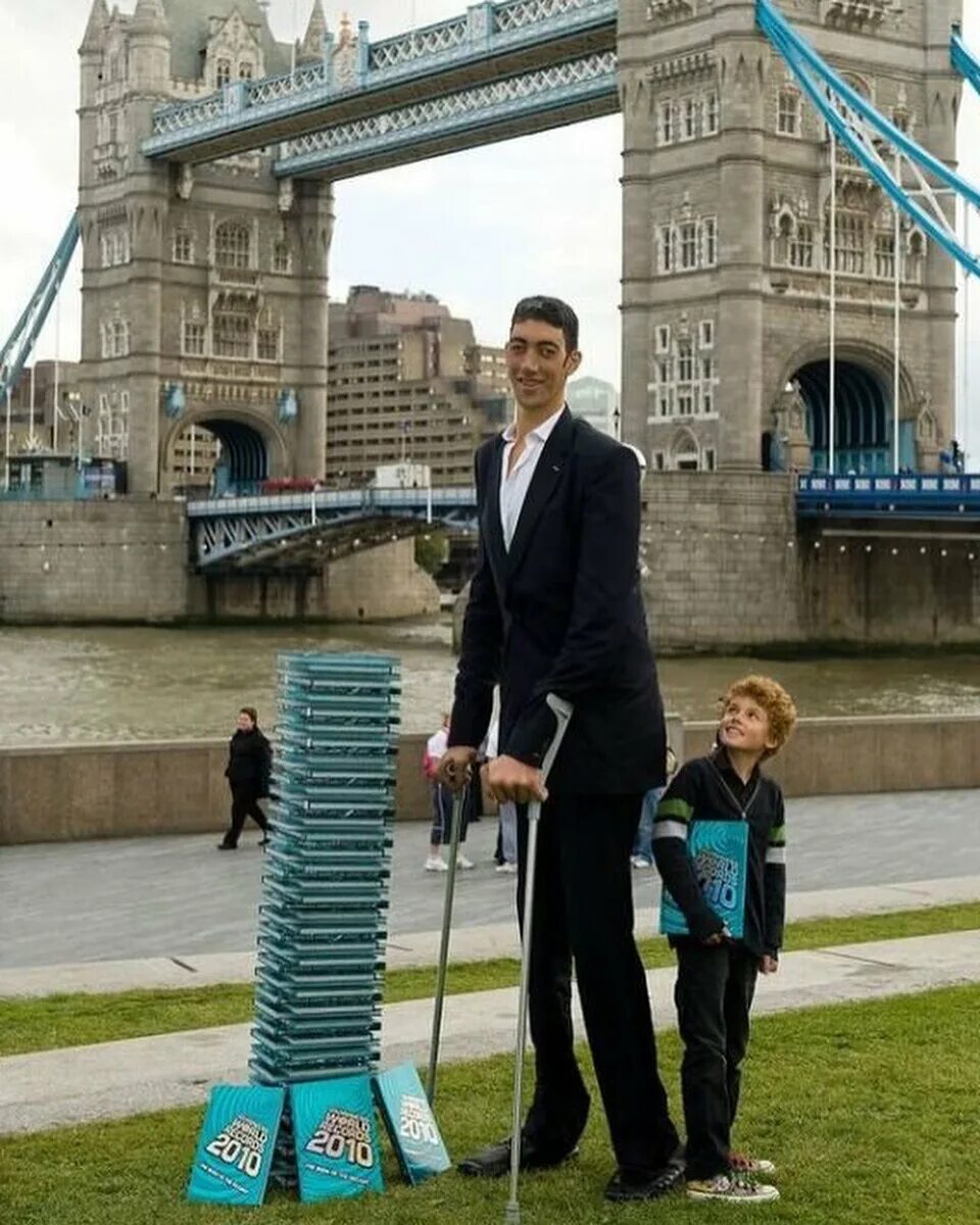 Самый высокий человек в мире рост 2021. Самого длинного человека