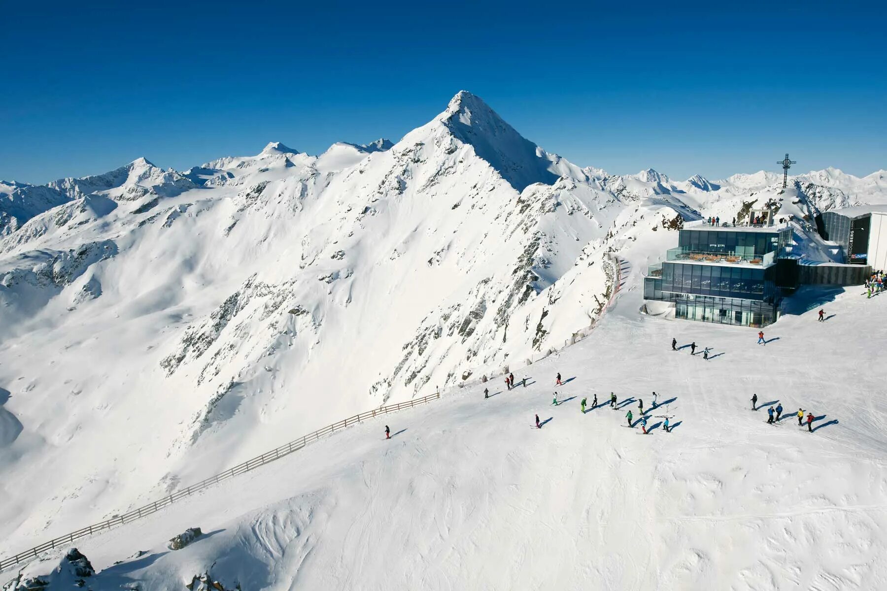 Курорт в альпах 6 букв сканворд. Зёльден. Зёльден (Soelden). Зельден горнолыжный курорт. Зёльден Австрия горнолыжный курорт.