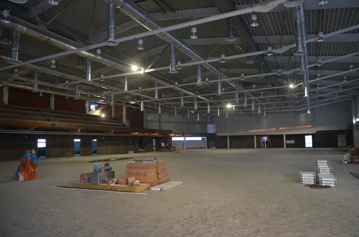 Микрорайон усольский березники каток. Ледовой дворец в устьянском районе. Ледовый дворец город березники. Барс березники каток. Каток березники.