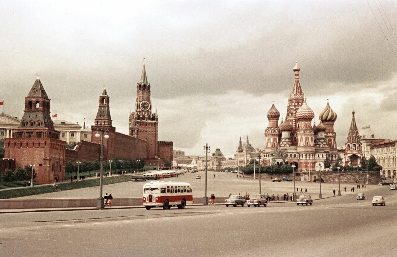Москва с стар. Таганская площадь 1935 год. Фроловская башня московского кремля. Спасская башня московский кремль 1624. Ул варварка ссср.