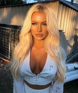 Blondie bombshell