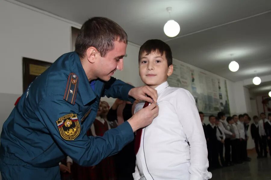 Мужественный подвиг. Современные герои. Дети проявившие мужество. Дети проявившие мужество. Дети которые совершили подвиг.