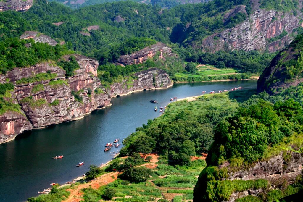 Озера и реки евразии протяженностью свыше 2500. Река Янцзы. Река Янцзы фото. Река Янцзы Китай. Природа Янцзы река.
