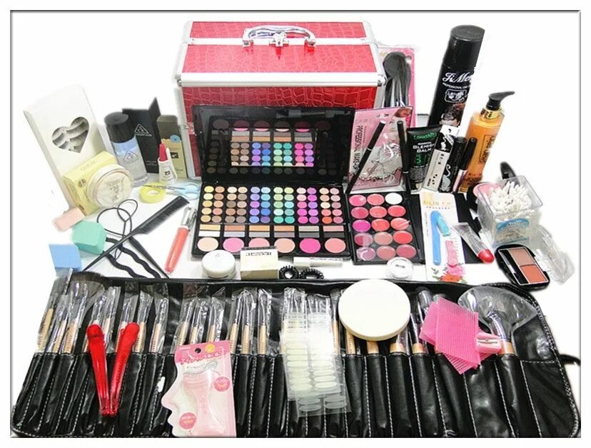 Avon детская серия. набор косметики. оскорбительный леденец. посуда хелло китти игрушечная. набор косметики.