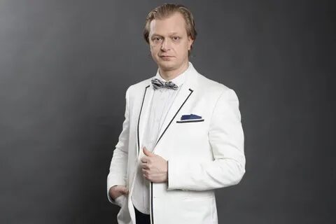 Пластический хирург белый