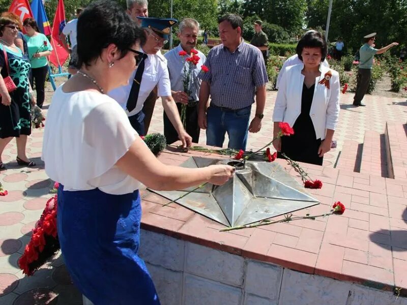 Погода моздокском районе с кизляр. Вечный огонь город Моздок. Моздокский район. Виноградное Моздокский район. Депутат Моздокского района.