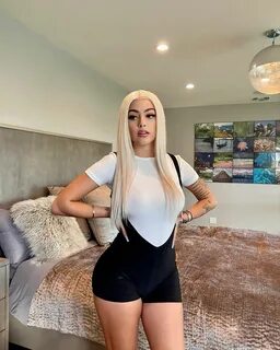 Звезда TikTok Малу Тревехо (18) дразнит фаперов своим потрясающим телом