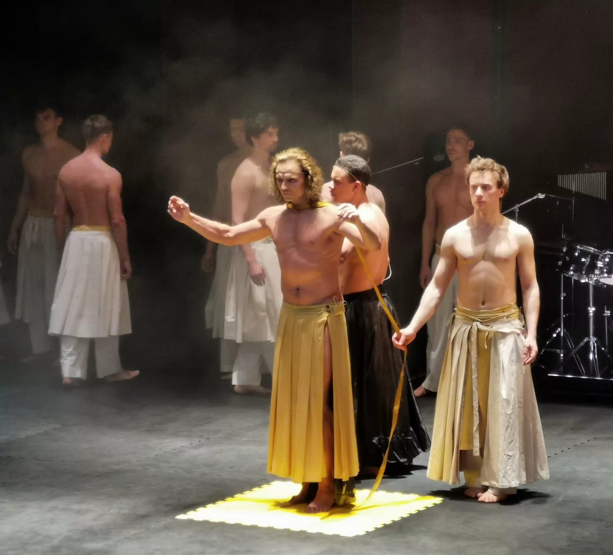 Театр виктюка отзывы. Федра виктюк. Театр виктюка отзывы. Служанки виктюка. Театр виктюка отзывы.