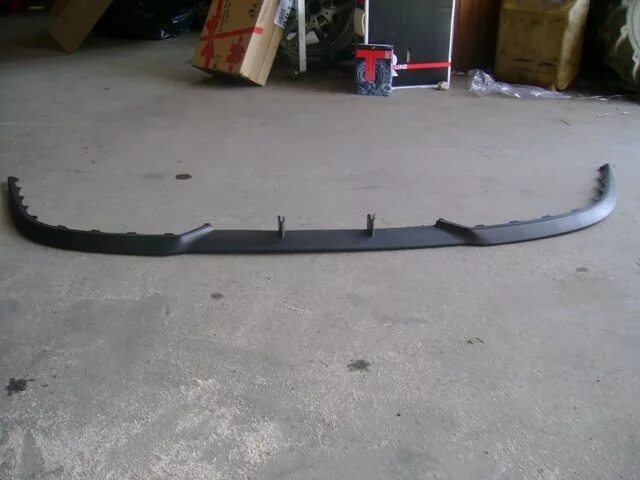 Спойлер переднего бампера шевроле круз 2012 артикул. Юбка переднего бампера каризма. Юбка переднего бампера. Юбка переднего бампера опель астра j gtc. Юбка переднего бампера ford c-max.