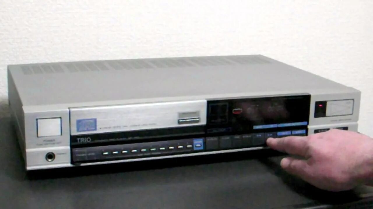 Cd 1100. Mcintosh mcd1100. Denon dcd 1300 твик. Дека cd teac 690. Cd 1100.