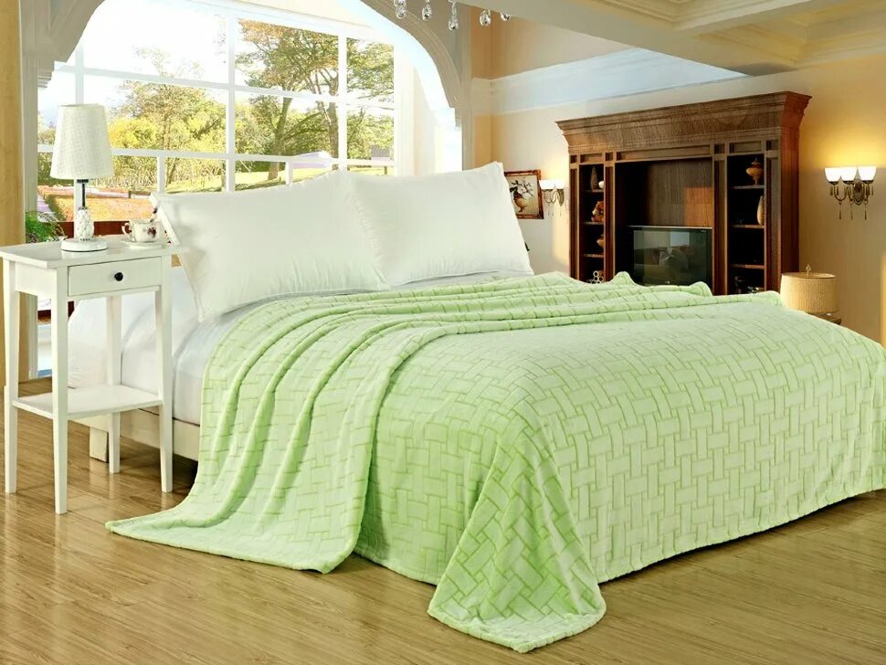 Бело зеленые покрывала. Покрывало стеганое зеленое. Плед tivolyo home luna зеленый. Покрывало на кровать 230х250 фисташка afrodita. Текстиль в интерьере спальни.