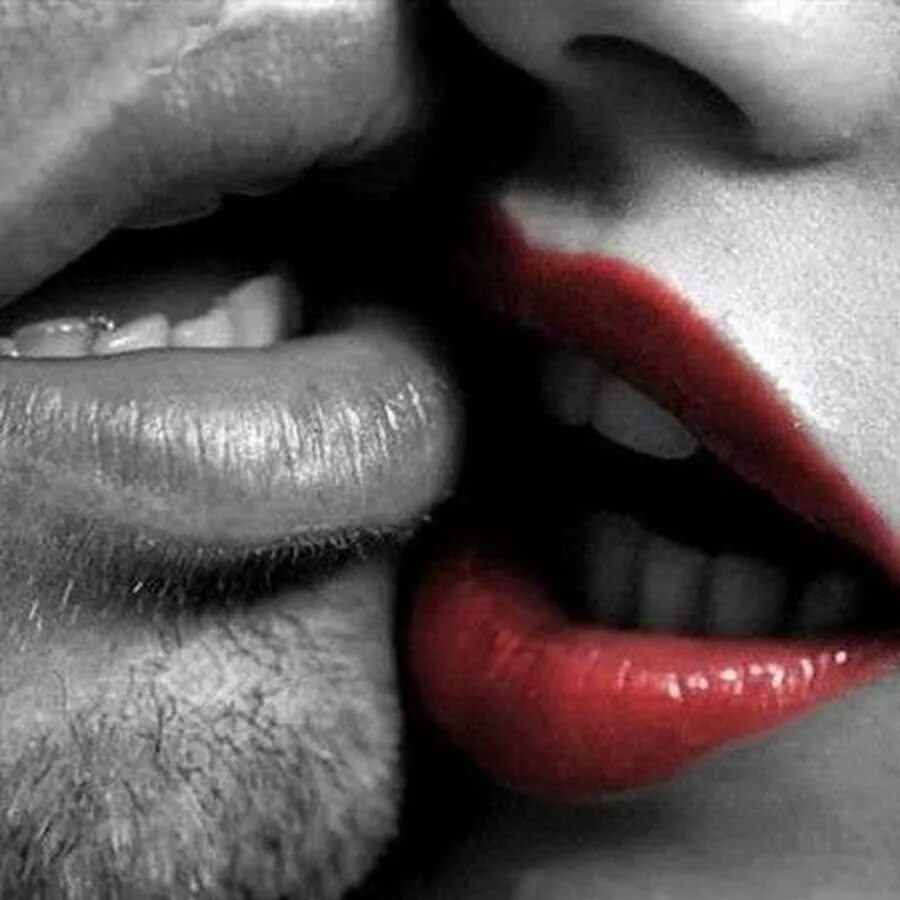 Поцелуй. Поцелуи страстные в губы. Страстные губы. Страстные губы. Девушка целует девушку в губы.