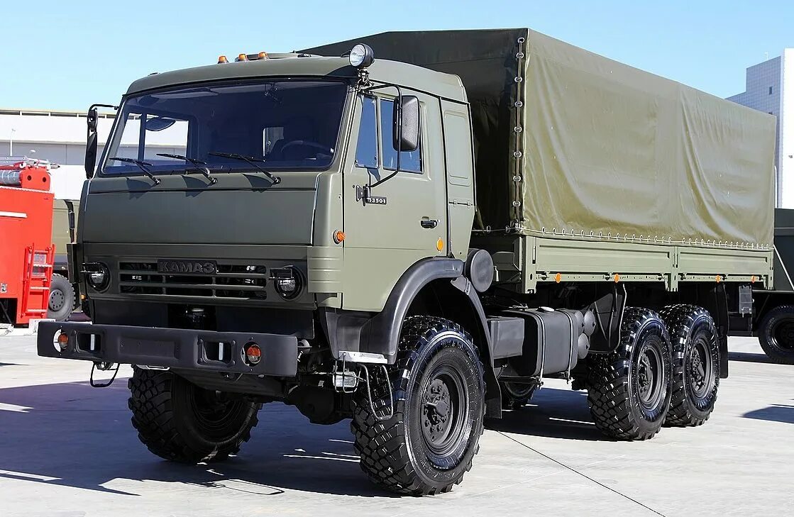 Военные машины камаз. КАМАЗ 53501 военный. КАМАЗ 5350 самосвал. КАМАЗ армейский 5350. Армейский грузовик КАМАЗ 5350.